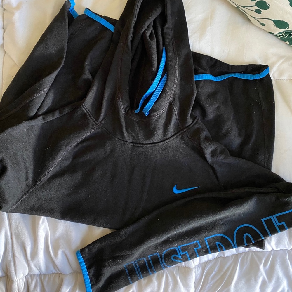 Lightweight Nike Pullover